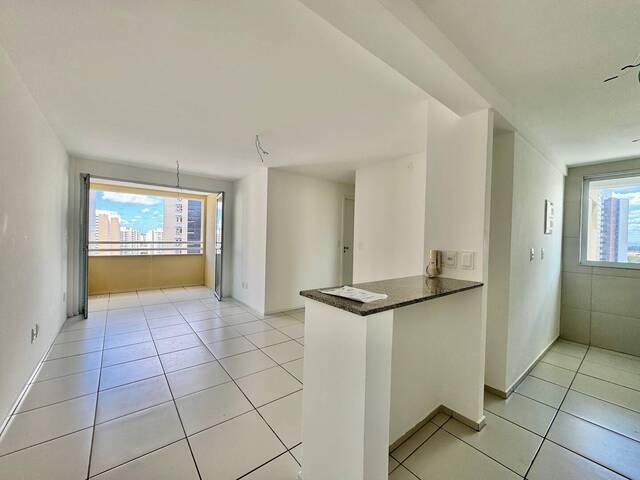 #100 - Apartamento para Venda em Fortaleza - CE