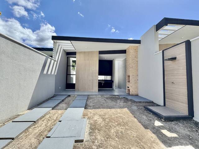 #101 - Casa para Venda em Fortaleza - CE